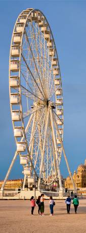 Marseille Pass - Old Port Ferris Wheel, panorama over the sea and city - Marseille, France. Ride the Old Port Ferris wheel for spectacular views of Marseille – Discount included with the Marseille Pass.